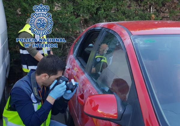 La Policía Nacional detiene a un varón por la comisión de numerosos robos con fuerza en interior de vehículo