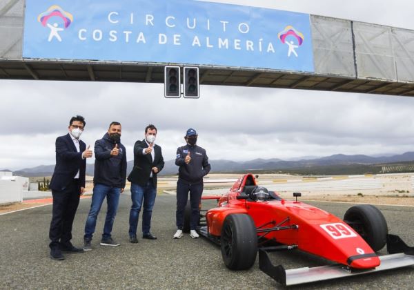Fittipaldi prepara la temporada de Fórmula 4 en el Circuito ‘Costa de Almería’