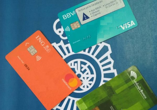 La Policía Nacional desarticula en Almería un grupo especializado que clonaba tarjetas para su uso en compras a través de internet 