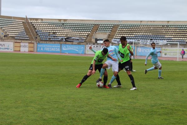 El CD El Ejido cae en casa 0-1 con el Recreativo de Huelva y se acerca al descenso