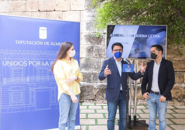 Diputación promociona a escritores almerienses con el proyecto ‘Almería con buena letra’