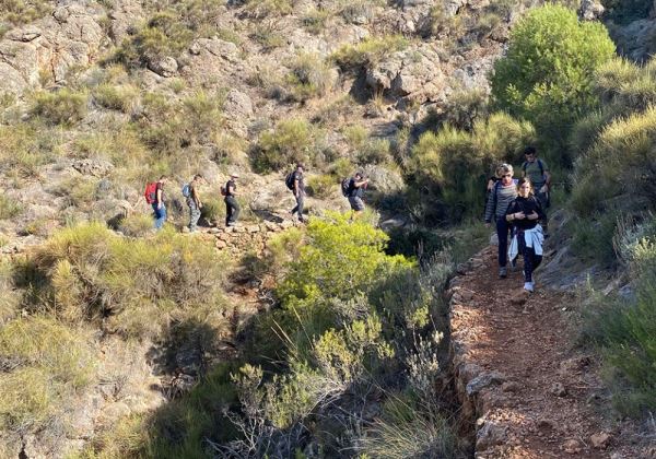 Cruz Roja organiza en Berja dos rutas de senderismo solidarias