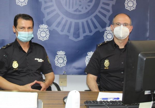 La Policia Nacional en Almería fomenta entre los trabajadores de la O.N.C.E la aplicación del Decálogo de consejos sobre seguridad en Internet