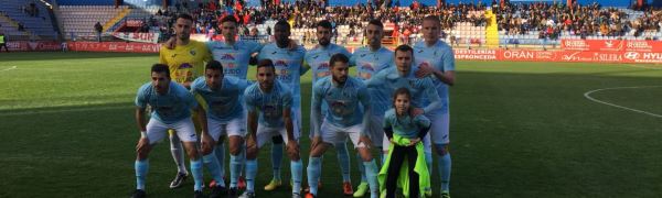 El CD El Ejido arranca un punto frente al Extremadura en un partido con dos goles polémicos de los locales