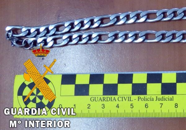 La Guardia Civil detiene a dos personas por un delito de robo con fuerza en las cosas en Albox