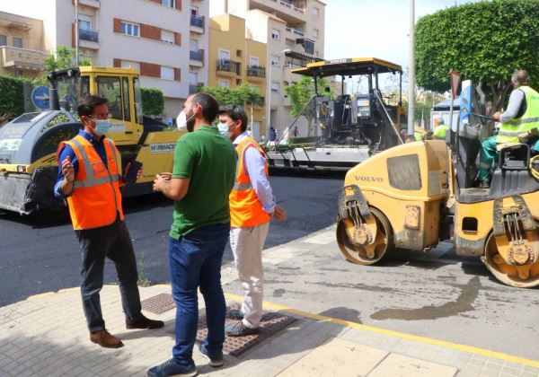 El IV Plan Municipal de ‘Regeneración y Refuerzo de Viales’ concluye con la pavimentación del Paseo de Las Lomas