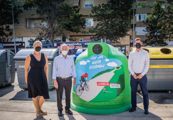 Roquetas de Mar y Ecovidrio promueven el reciclaje y el cuidado medioambiental en La Vuelta Ciclista a España