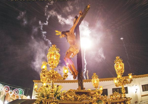 Este es el cartel que encabezará la programación de las Fiestas en Honor al Santísimo Cristo de la Luz de Dalías 2021.