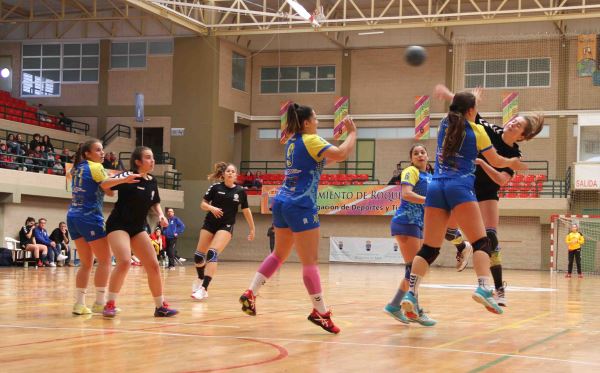 El Balonmano Roquetas juvenil femenino se proclama campeón de Andalucía