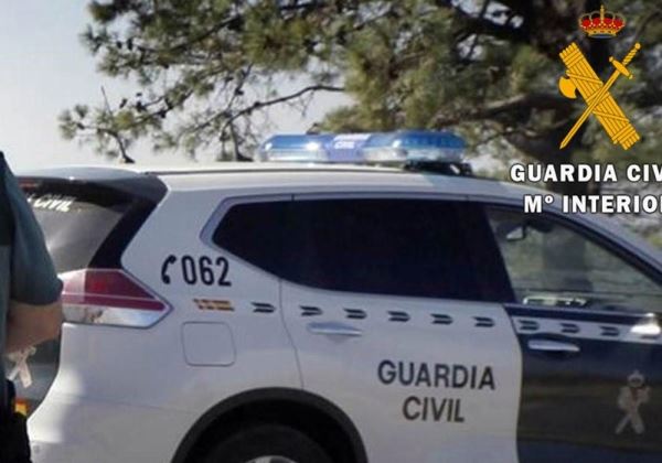 La Guardia Civil auxilia a una persona en el municipio de La Mojonera