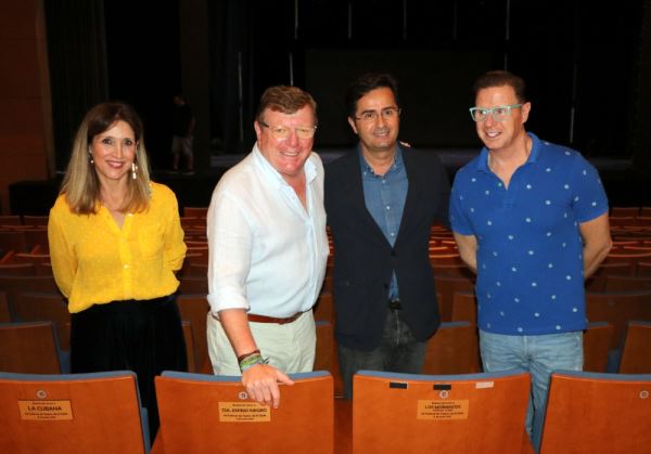 ‘Los Morancos’ reciben la ‘Butaca de Honor’ en el Auditorio de El Ejido por su trayectoria profesional y por ‘haber sacado una sonrisa’ a muchos en tiempos de pandemia