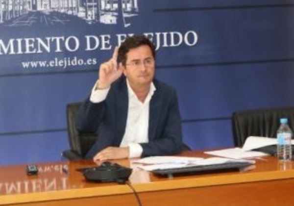 La Audiencia de Almería absuelve al alcalde de El Ejido (PP) de delitos fiscal y de falsedad documental
