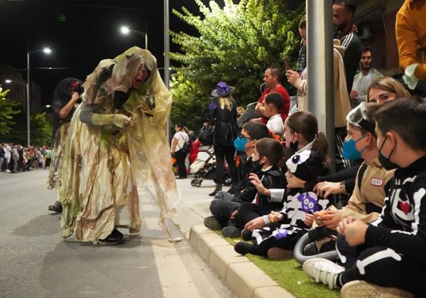 El espíritu de Halloween invade las calles de Berja