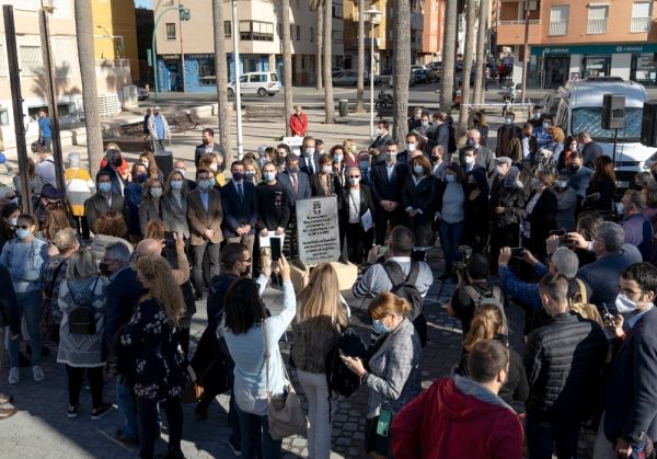Almería rinde homenaje a Diego García con un monolito y una plaza que llevará su nombre junto a El Palmeral
