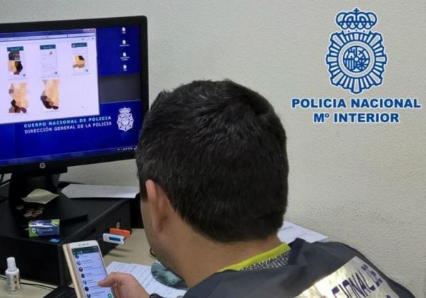 La Policía Nacional en Almería ha detenido a un hombre por un delito de pornografía infantil