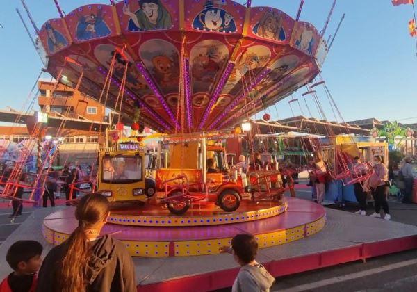 Los peques se embarcan en el Puerto de Almería tras la apertura del Parque de Atracciones ‘Almeripark’