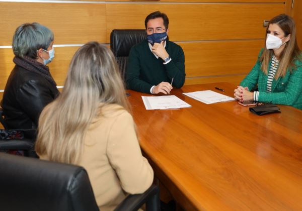 El Ayuntamiento firma dos convenios de colaboración con ‘Cuenta Conmigo’ para ofrecer asesoramiento psicológico y jurídico y apoyo en materia de comunicación