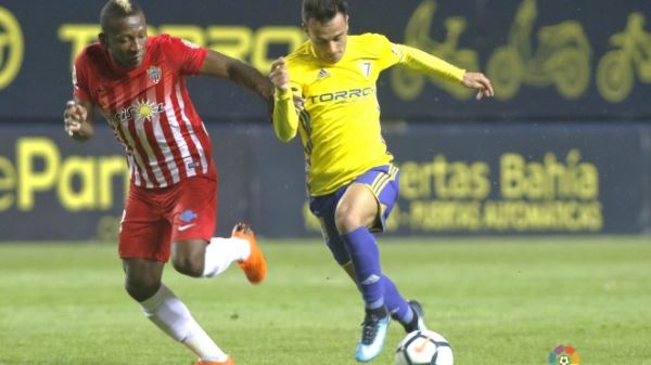 La UD Almería empata a cero con el Cádiz y se queda a dos puntos del descenso