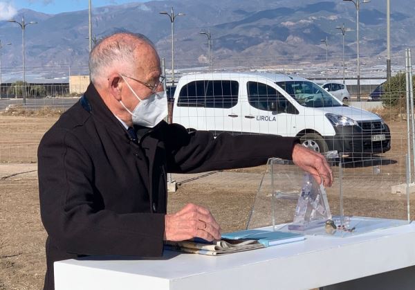 Diputación arropa la colocación de la primera piedra del futuro Hospital de Roquetas de Mar