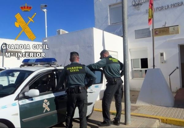 La Guardia Civil localiza y auxilia a un ciclista perdido en Nijar
