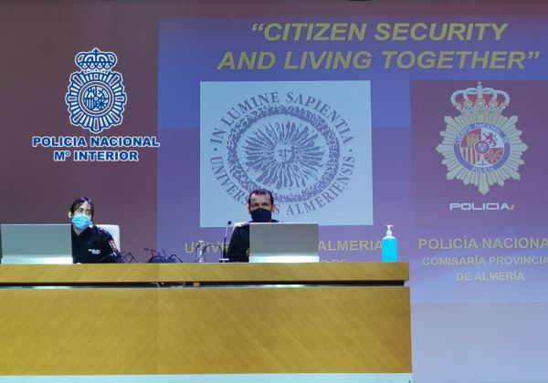 La Policía Nacional ha participado en el "Welcome Week 2022" celebrado en la Universidad de Almería