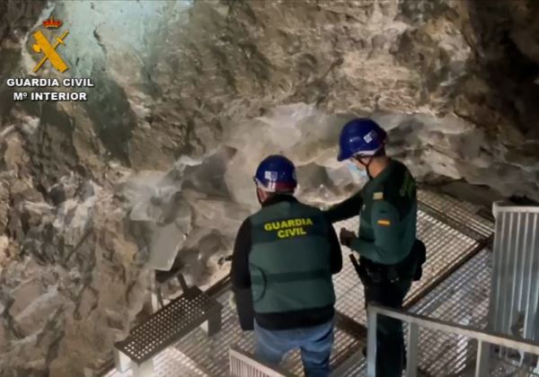 La Guardia Civil detiene a las dos personas que profanaron el monumento natural de La Geoda la pasada nochevieja