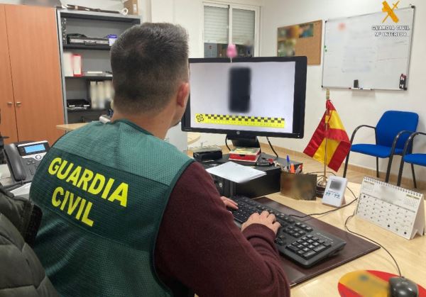 Detenido en Albox por el hurto de un teléfono móvil y el envío de fotografías íntimas