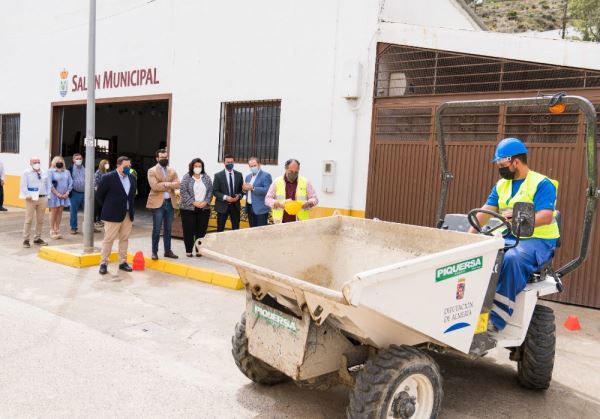Diputación refuerza la formación a 180 trabajadores del PFEA con un nuevo curso para el uso de dúmpers
