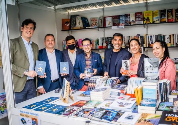 Víctor del Árbol, Premio Nadal de Novela, pregonero de la Feria del Libro de Roquetas de Mar