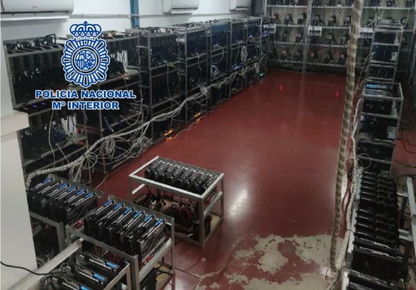 La Policía Nacional pone fin a una granja de criptomonedas en Almería