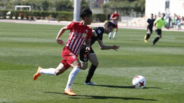 El Almería B vence 3-0 al Antequera y mete pie y medio en el play-off de ascenso a Segunda B