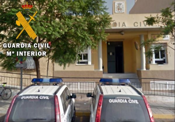 La Guardia Civil detiene a una persona e investiga a otra por delitos de allanamiento, rob, amenazas, lesiones y abusos sexuales