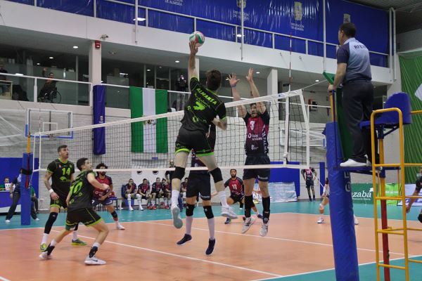 El Moisés Ruiz se gana ser parte de la final con un Unicaja Almería que venció 3-2 a Urbia Voley Palma