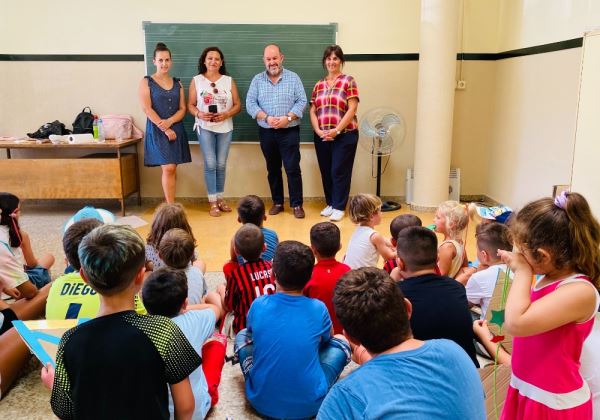 Cerca de 400 deportistas vuelven a dar brazadas solidarias en la Isla de San Juan de los Terreros