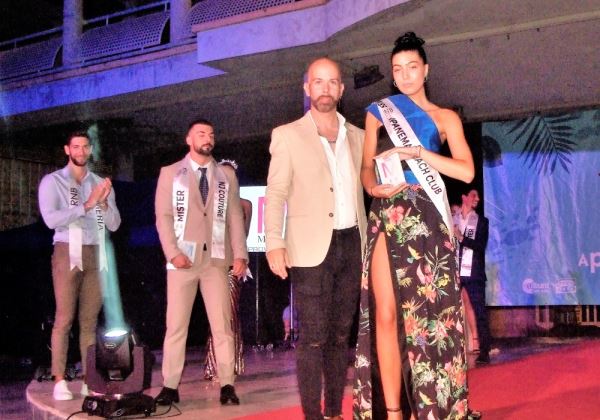 El Anfiteatro de Roquetas acoge la pregala de Miss y Míster RNB Almería 2023 con gran asistencia de público