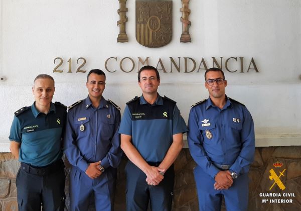 La Guardia Civil de Almería recibe la visita de dos oficiales de la Gendarmería Real de Marruecos desplegados en España