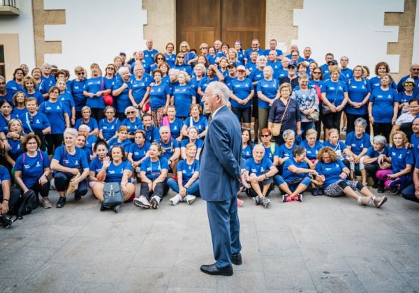 Los mayores participan en el Maratón Caminar organizado con motivo de las fiestas en honor a la Virgen del Rosario