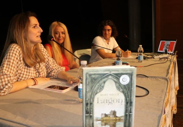La presentación del libro ‘Lagon’ de Mary Nelux inaugura la programación de actividades por el Día de las Bibliotecas en El Ejido