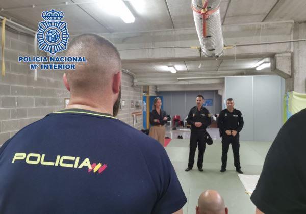  La Policía Nacional en El Ejido celebra el I curso de especialista en defensa personal policial