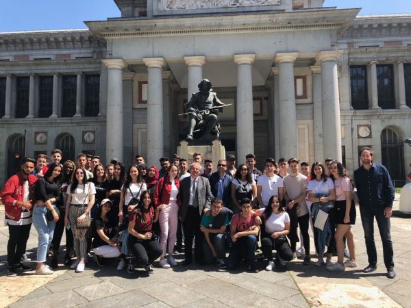 El alcalde de Vícar acompaña a un grupo de alumnos del IES Puebla de Vícar en su visita al Senado